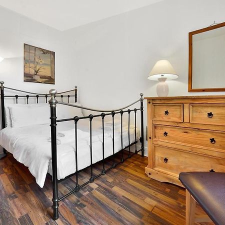 Royal Mile View Apartment เอดินบะระ ภายนอก รูปภาพ
