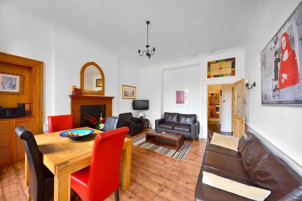 Royal Mile View Apartment เอดินบะระ ภายนอก รูปภาพ