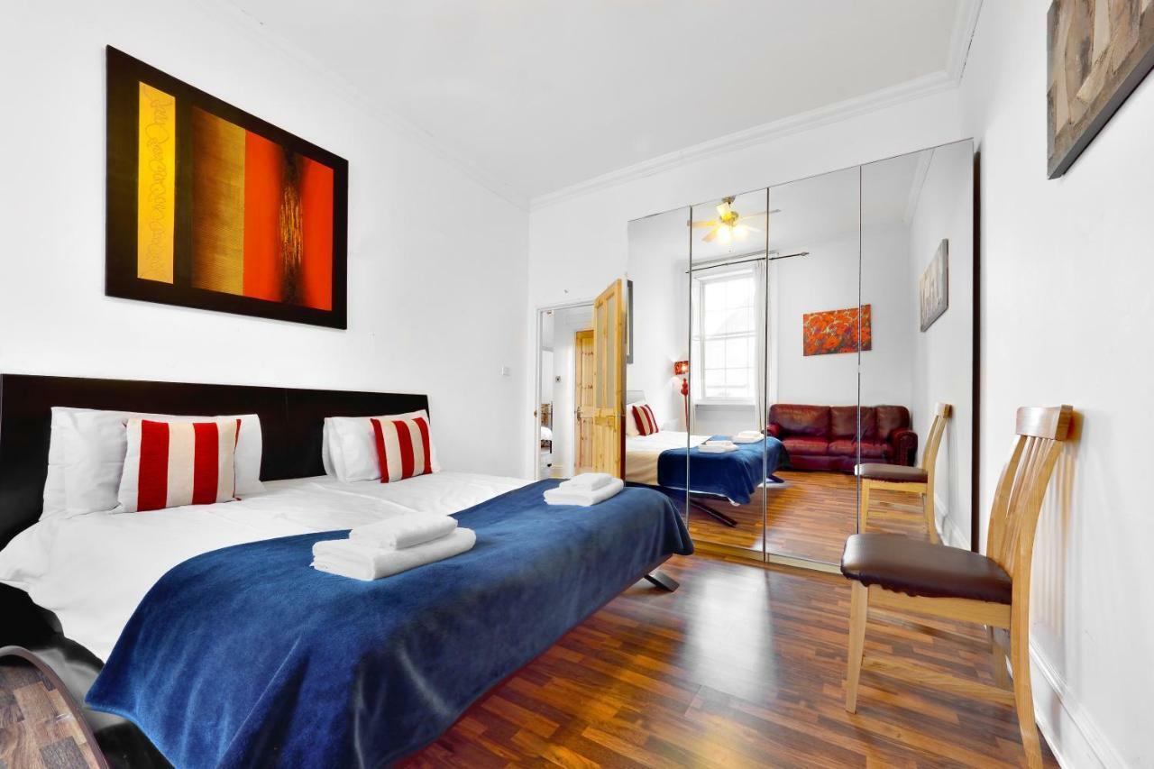 Royal Mile View Apartment เอดินบะระ ภายนอก รูปภาพ